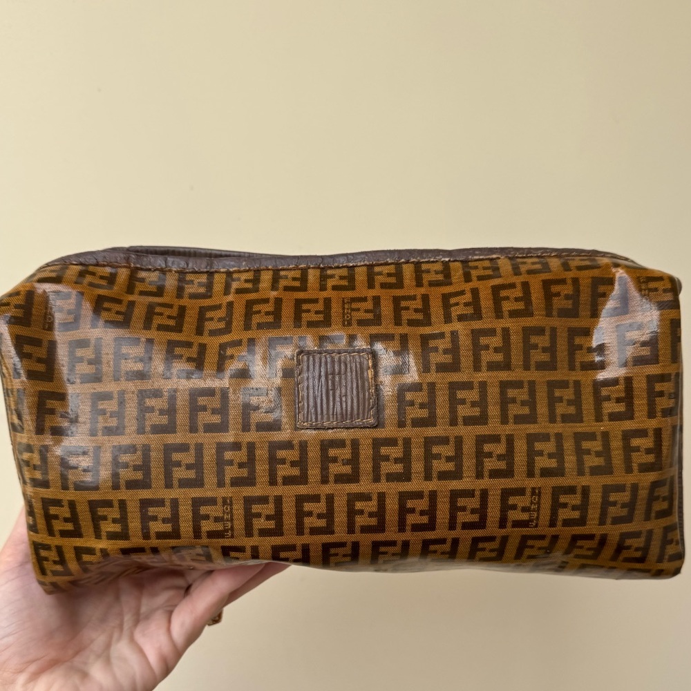 LARGE FENDI POUCH - Picture 1 of 8